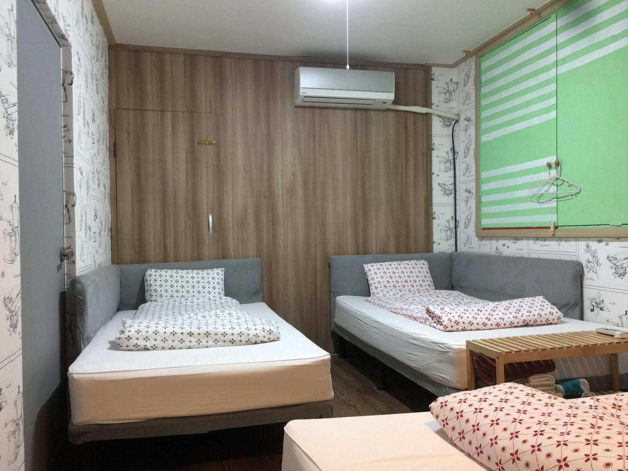 Backpackers In Jeju City Center Exteriér fotografie